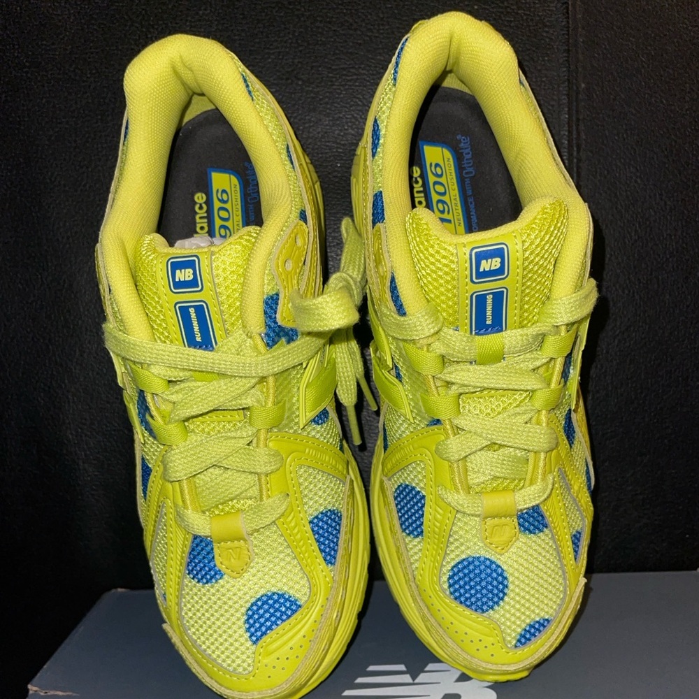 New balance 1906R Women Neon Yellow & Blue Polka Dots Size 7 W - 5 1/2 M New - Picture 12 of 15
